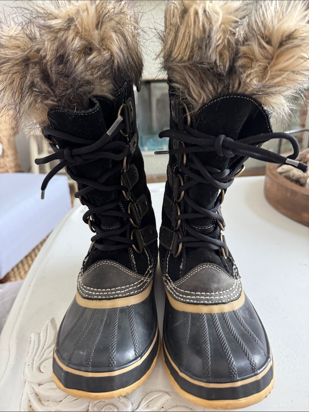 Sorel Joan of Arctic Black and Tan Fur-Trim Lace-Up Winter Boots